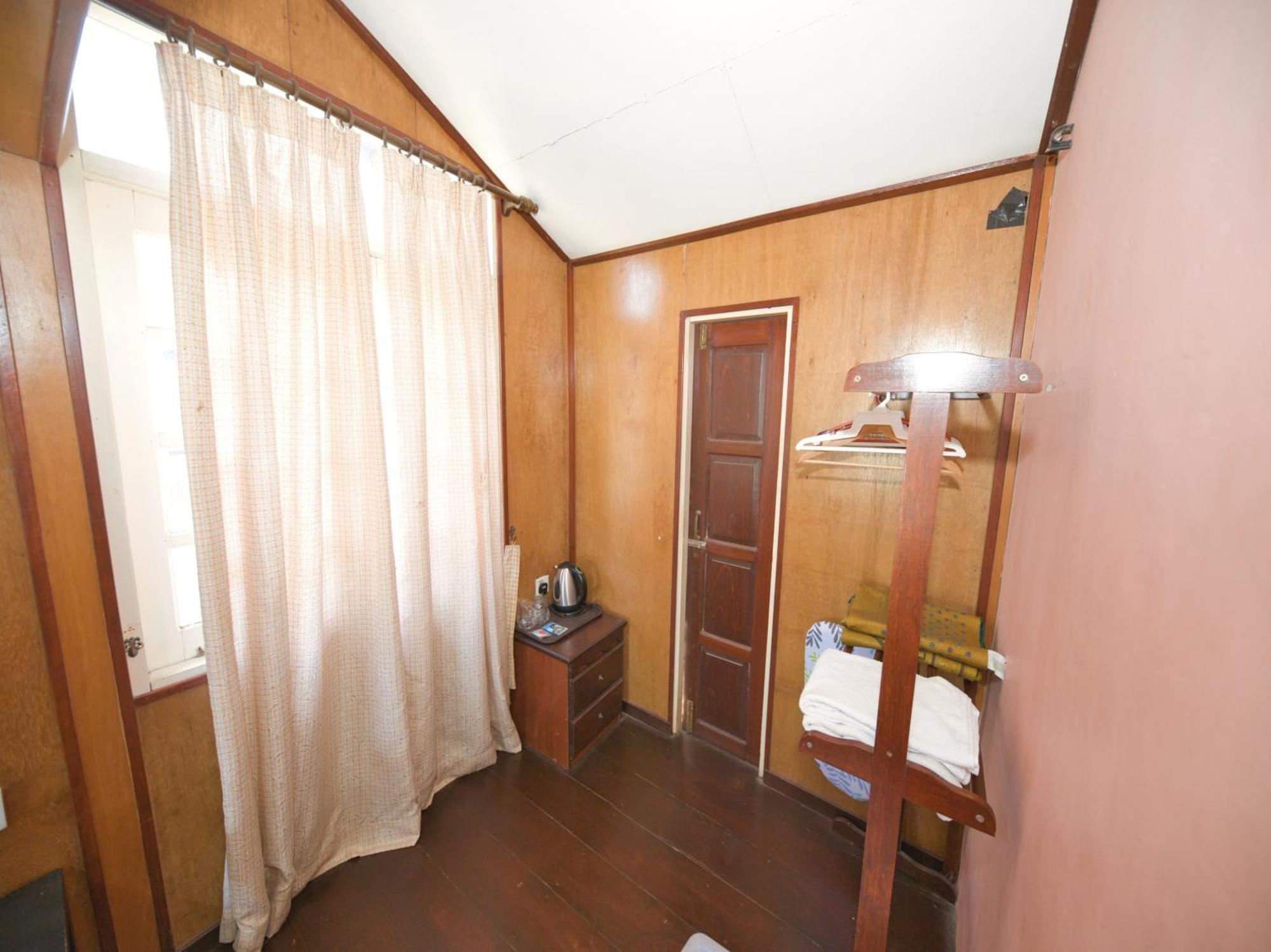 Oyo 90968 Teratak Samuderakita, Chalet & Guesthouse Kampong Gong Badak Eksteriør bilde